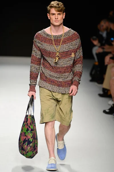 Look 29